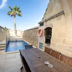 Hébergement de vacances Ta' Rozi 5 Bedroom With Private Pool *