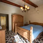 Ta' Rozi 5 Bedroom With Private Pool * Għarb