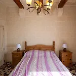 Ta' Rozi 5 Bedroom With Private Pool