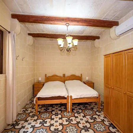 Ta' Rozi 5 Bedroom With Private Pool Σπίτι διακοπών Għarb