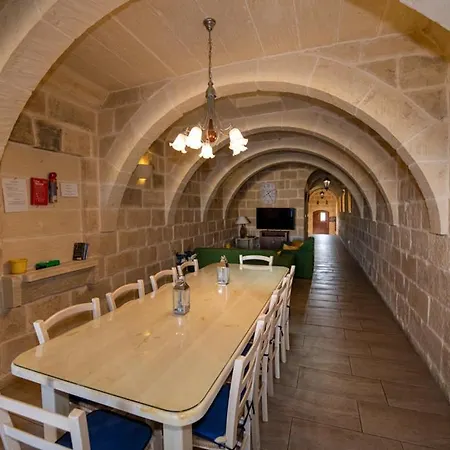 Ta' Rozi 5 Bedroom With Private Pool Ferienhaus Għarb