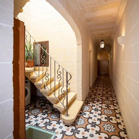 Ferienhaus Ta' Rozi 5 Bedroom With Private Pool Għarb