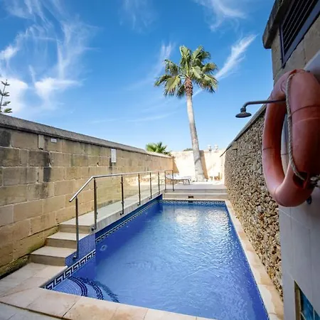 Ta' Rozi 5 Bedroom With Private Pool Casa vacanze Għarb