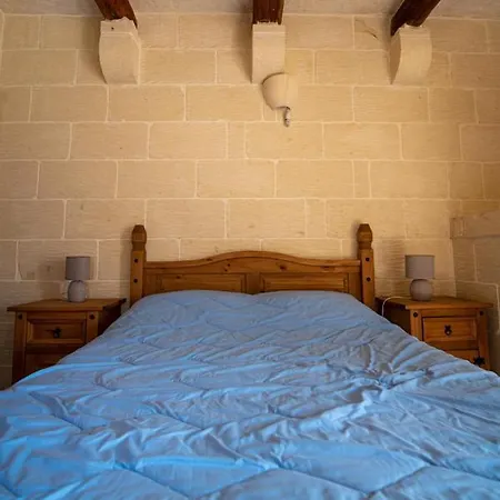 Ferienhaus Ta' Rozi 5 Bedroom With Private Pool Għarb