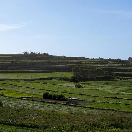 Ta' Rozi 5 Bedroom With Private Pool Casa vacanze