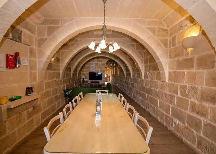 Ta' Rozi 5 Bedroom With Private Pool Tatil Evi *