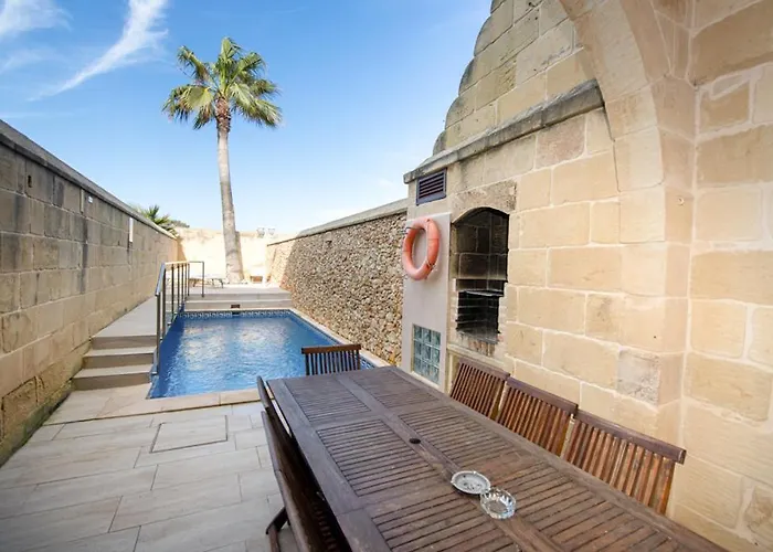 Tatil Evi Ta' Rozi 5 Bedroom With Private Pool *