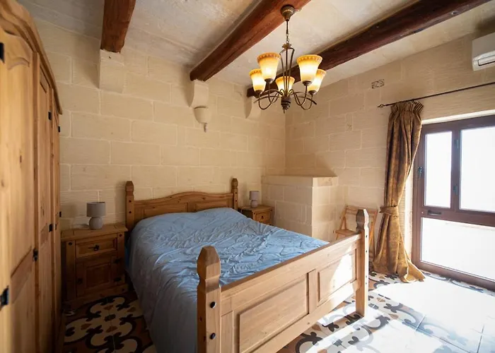 Ta' Rozi 5 Bedroom With Private Pool Tatil Evi