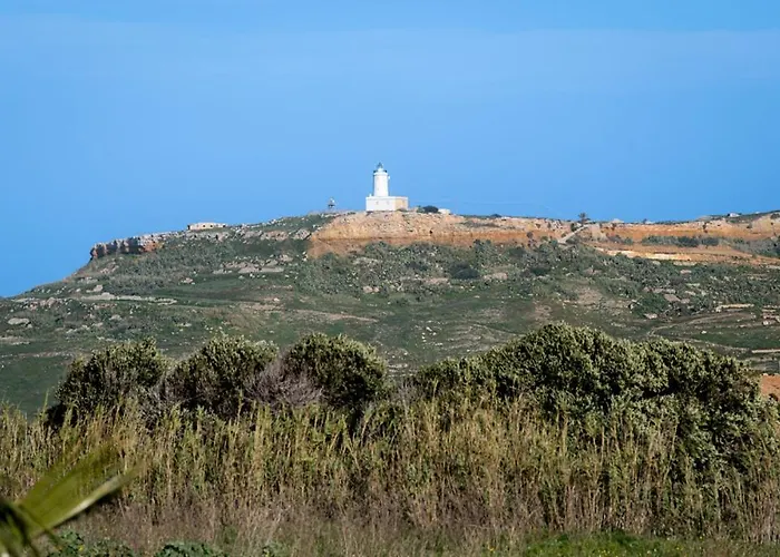 Ta' Rozi 5 Bedroom With Private Pool *