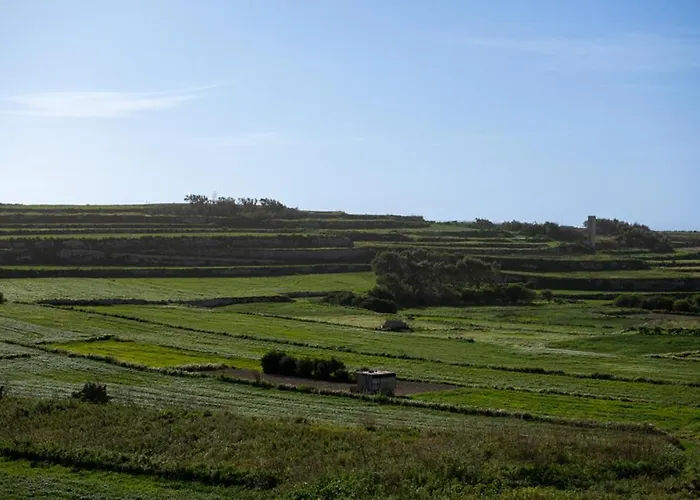 Ta' Rozi 5 Bedroom With Private Pool Tatil Evi